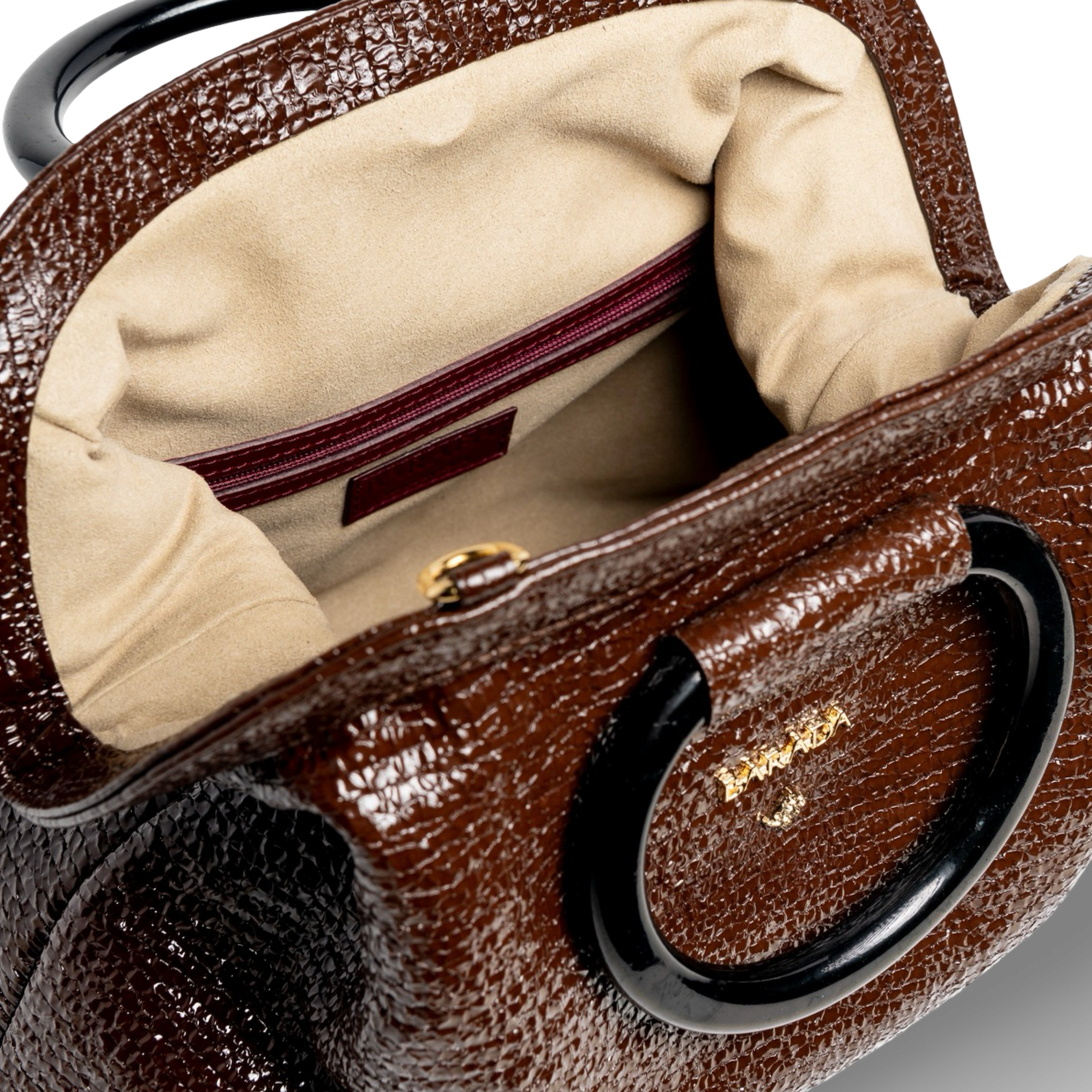 Cowhide handbag, a true handcrafted luxury