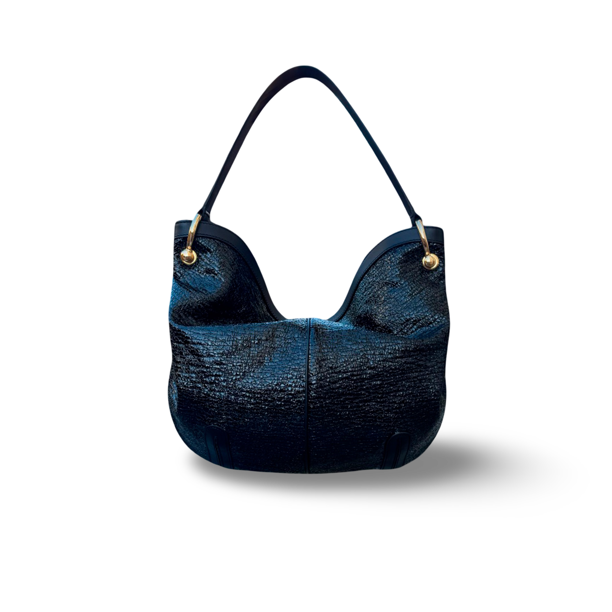 Bolso de hombro en piel vacuno diseñado por manos artesanas