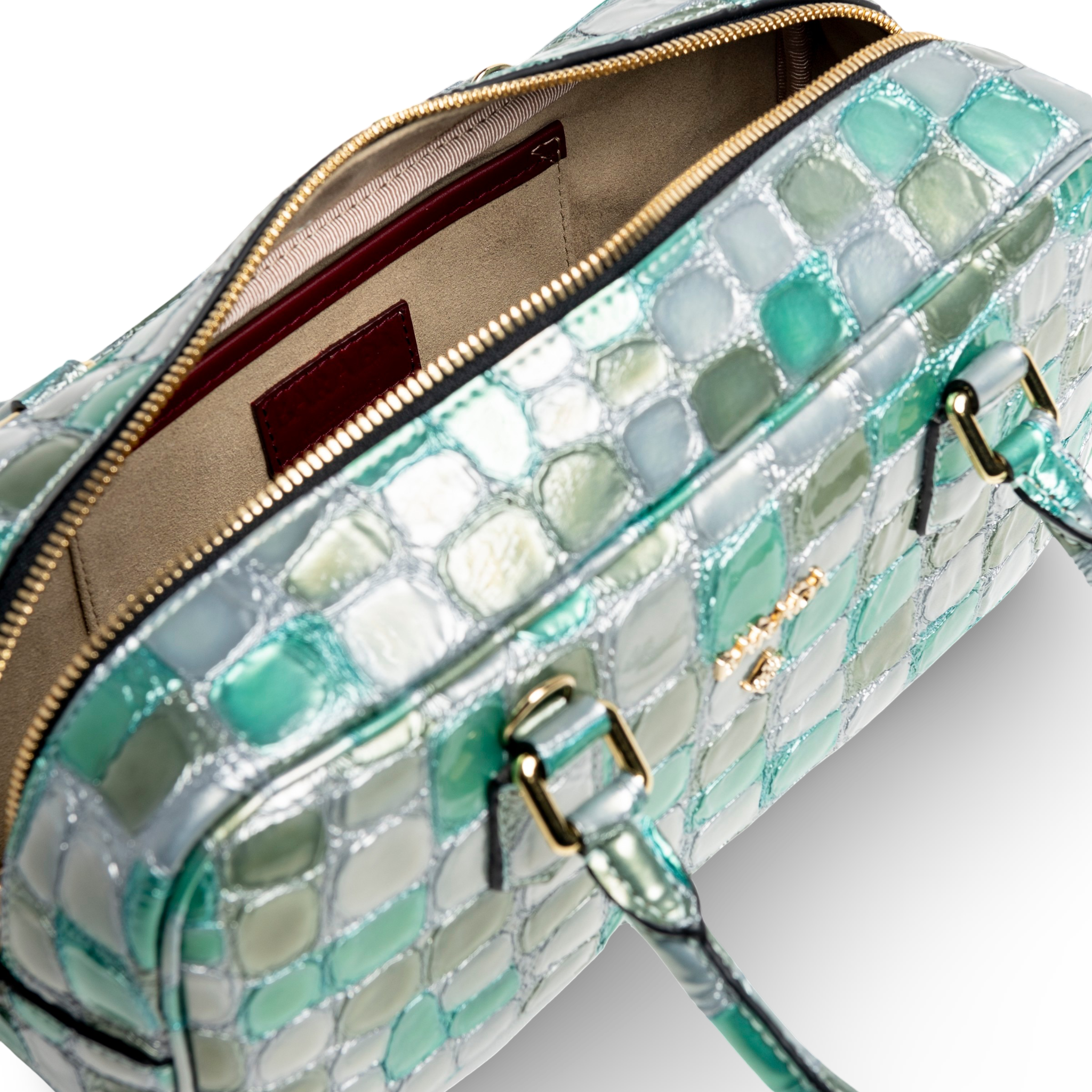 Goat leather baguette bag with a modern and elegant design