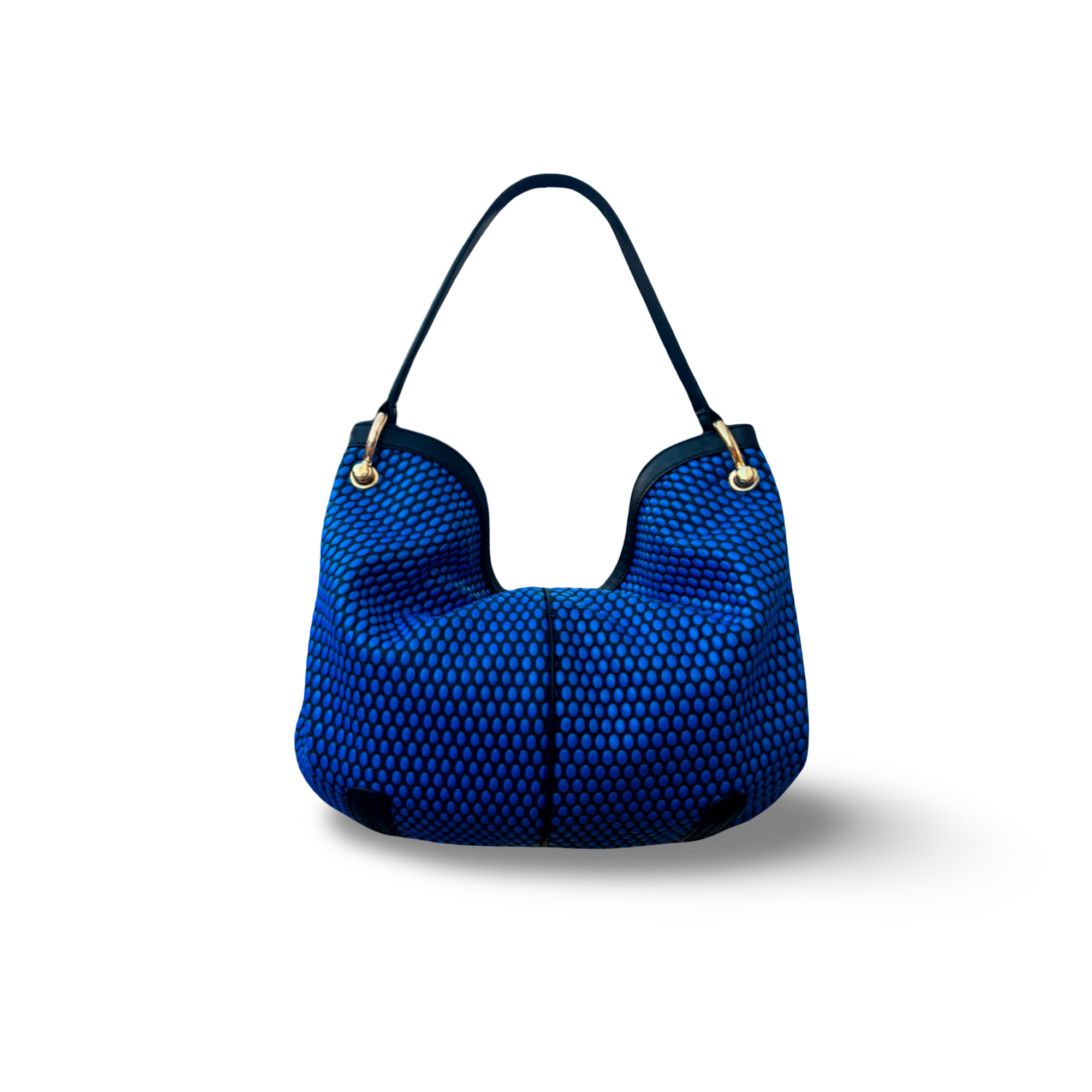 Bolso de hombro en piel vacuno diseñado por manos artesanas
