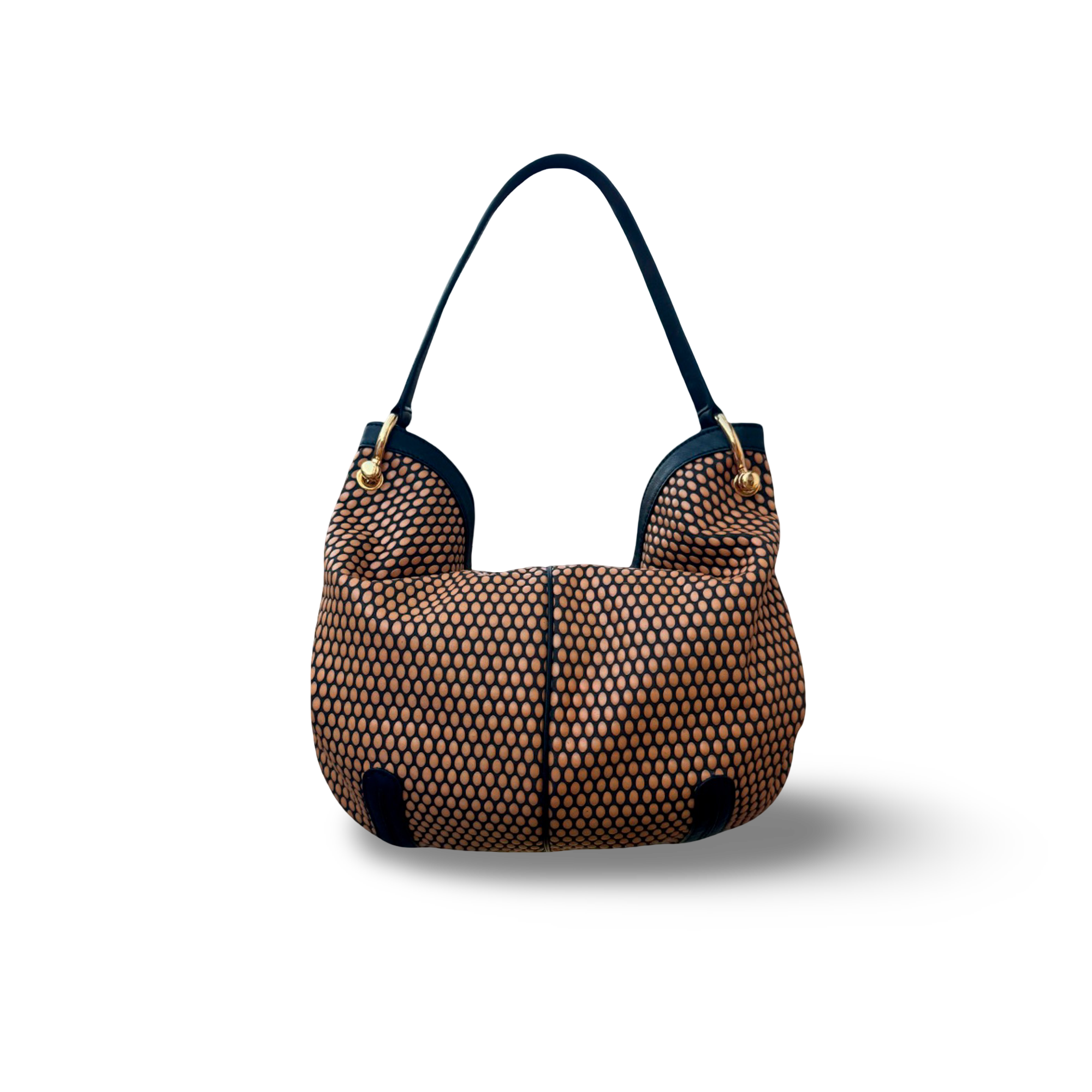 Bolso de hombro en piel vacuno diseñado por manos artesanas