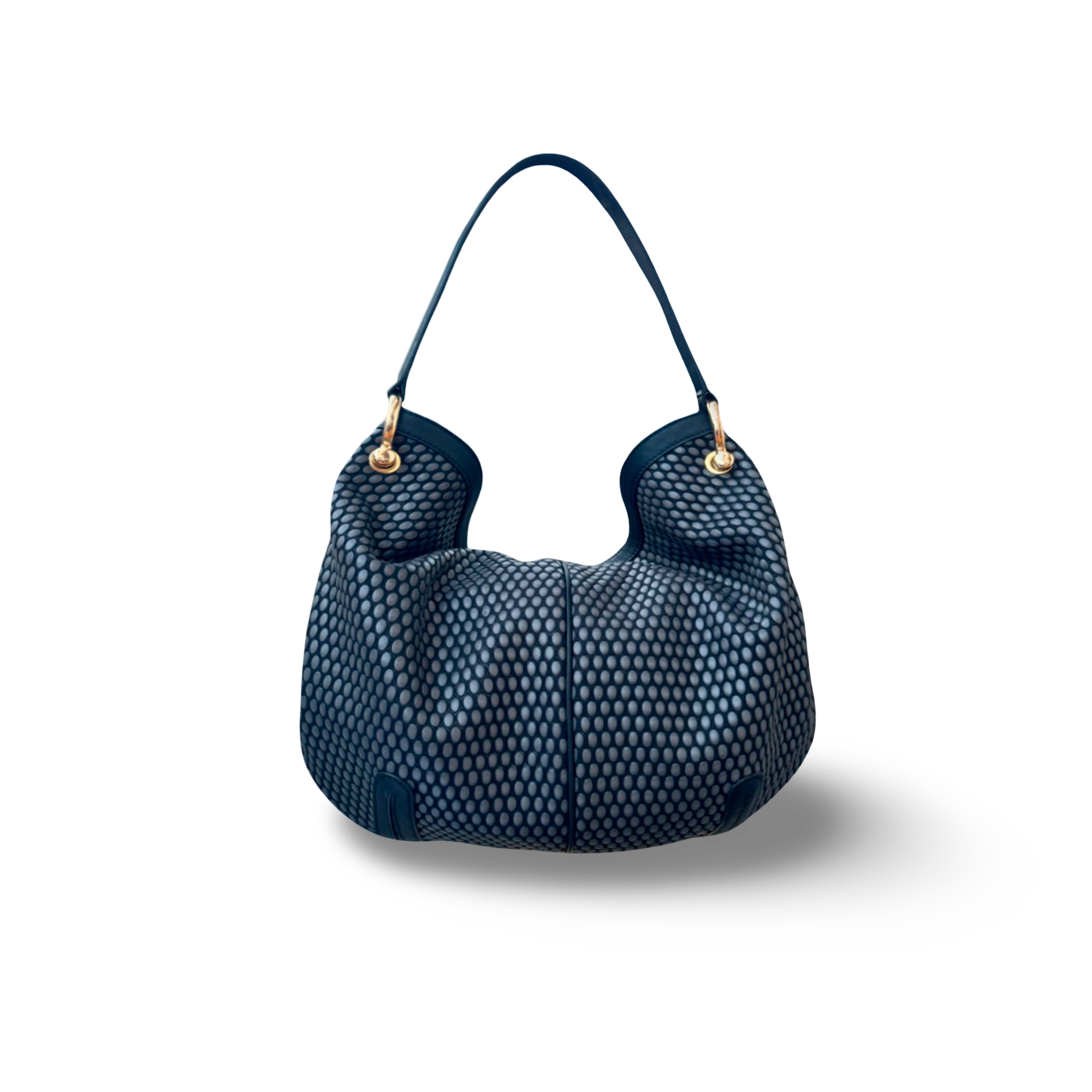 Bolso de hombro en piel vacuno diseñado por manos artesanas