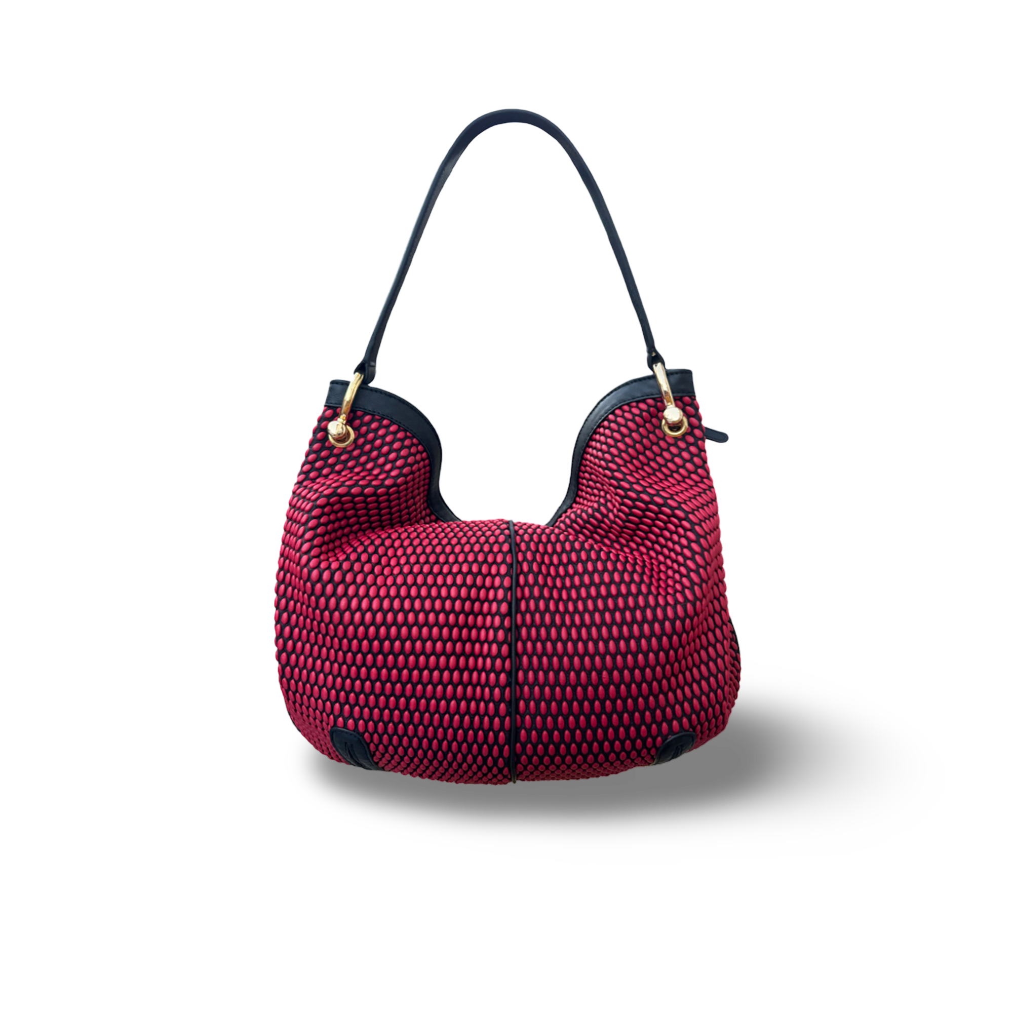 Bolso de hombro en piel vacuno diseñado por manos artesanas